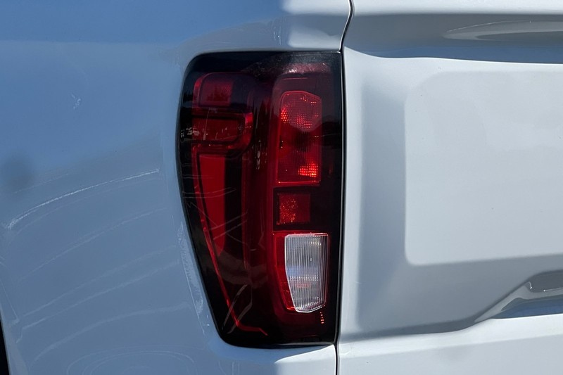 GMC Sierra 1500 Vehicle Full-screen Gallery Image 46