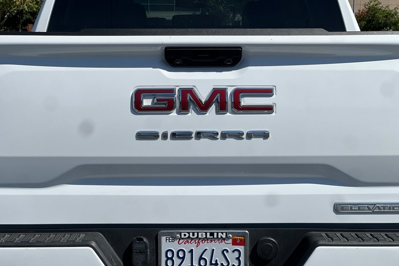 GMC Sierra 1500 Vehicle Full-screen Gallery Image 47