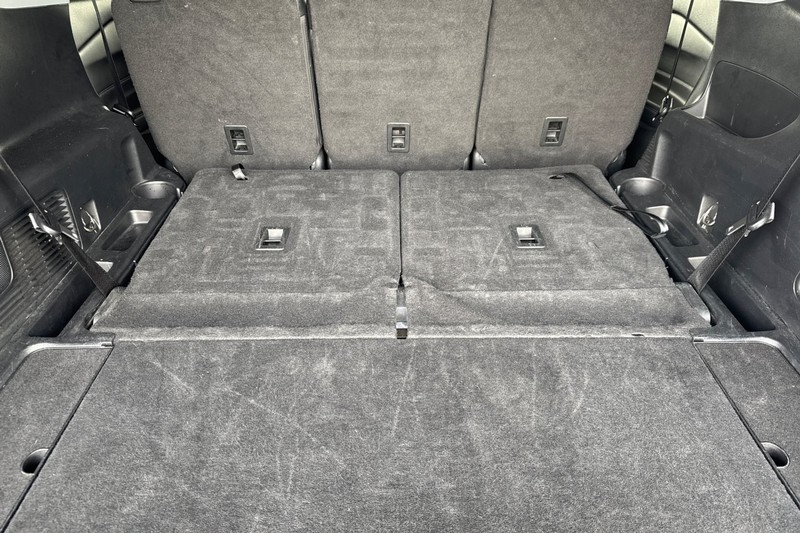 Ford Explorer Vehicle Full-screen Gallery Image 17