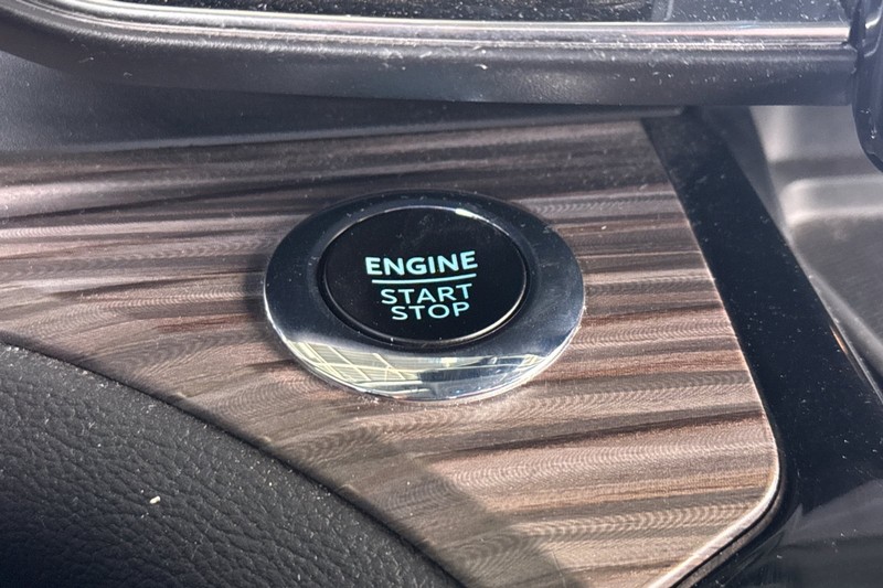 Ford Explorer Vehicle Full-screen Gallery Image 35