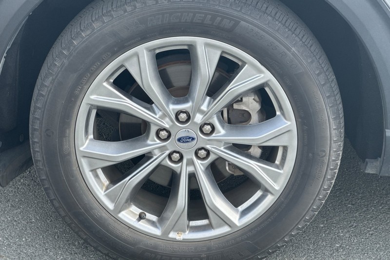 Ford Explorer Vehicle Full-screen Gallery Image 43