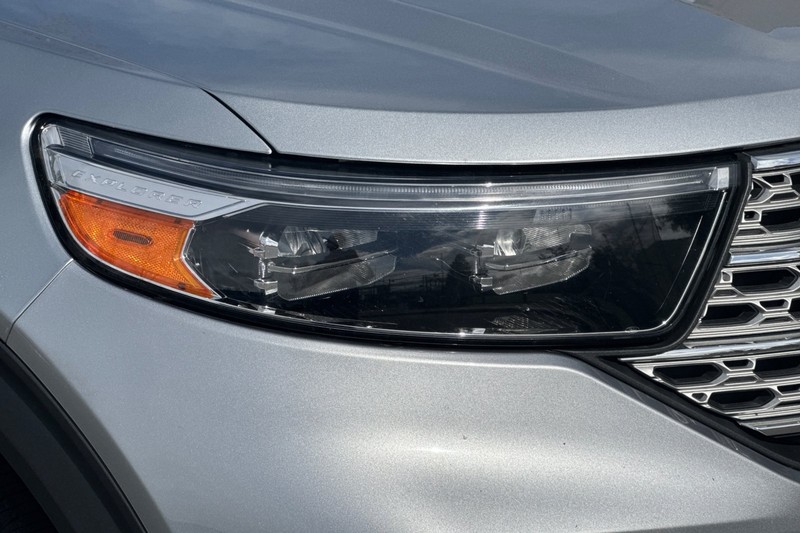 Ford Explorer Vehicle Full-screen Gallery Image 44