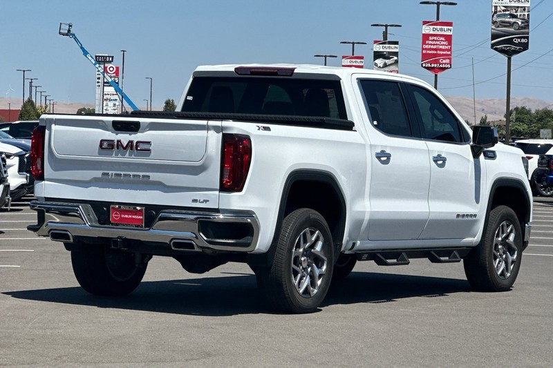 GMC Sierra 1500 Vehicle Full-screen Gallery Image 04