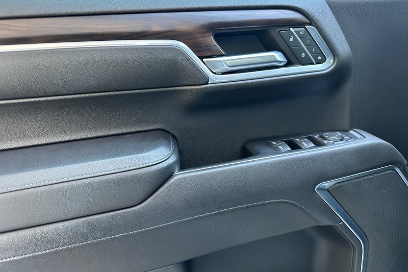 GMC Sierra 1500 Vehicle Full-screen Gallery Image 11