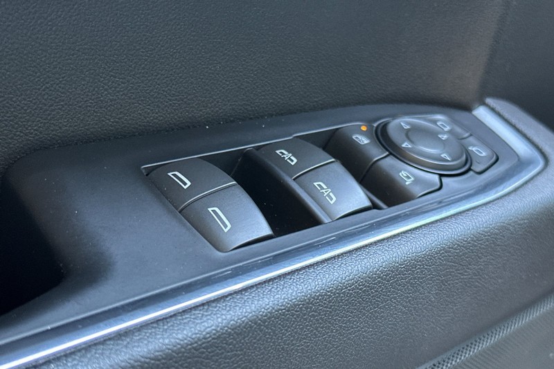 GMC Sierra 1500 Vehicle Full-screen Gallery Image 12