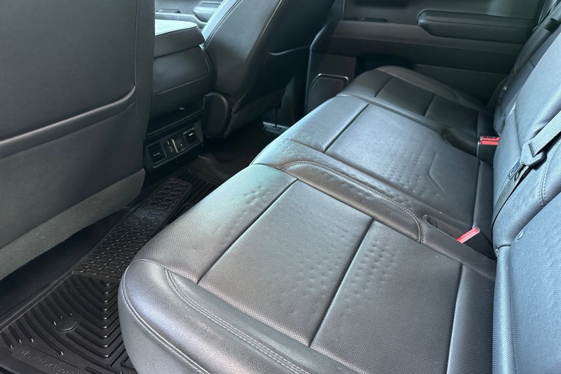 GMC Sierra 1500 Vehicle Full-screen Gallery Image 14