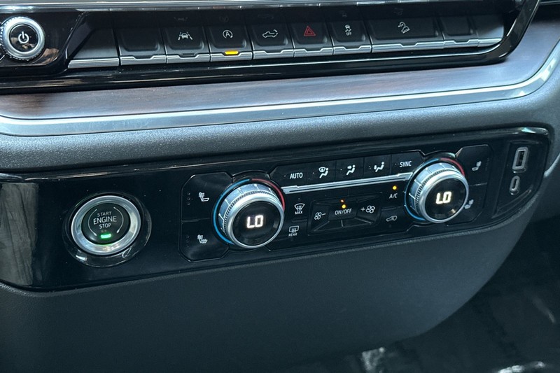 GMC Sierra 1500 Vehicle Full-screen Gallery Image 27