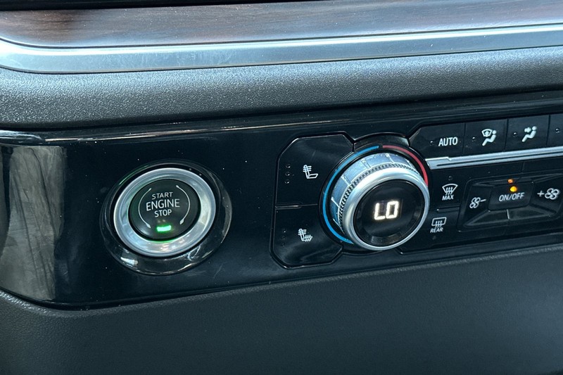 GMC Sierra 1500 Vehicle Full-screen Gallery Image 28