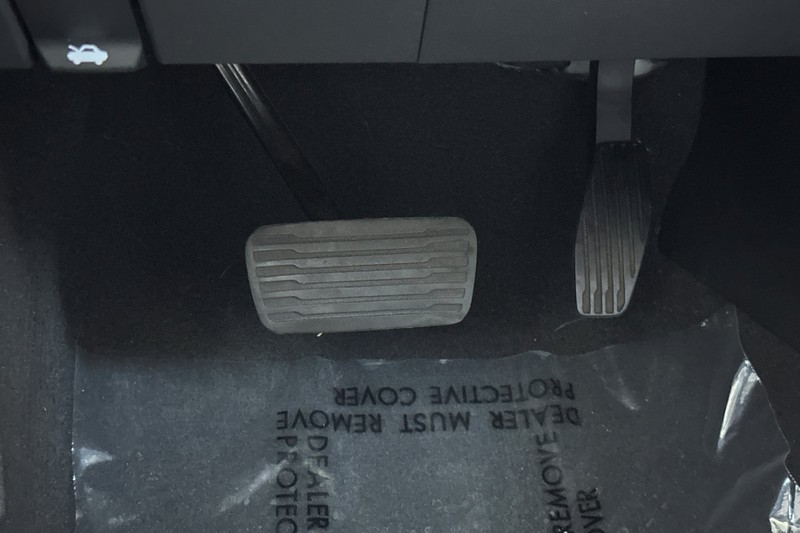 GMC Sierra 1500 Vehicle Full-screen Gallery Image 43