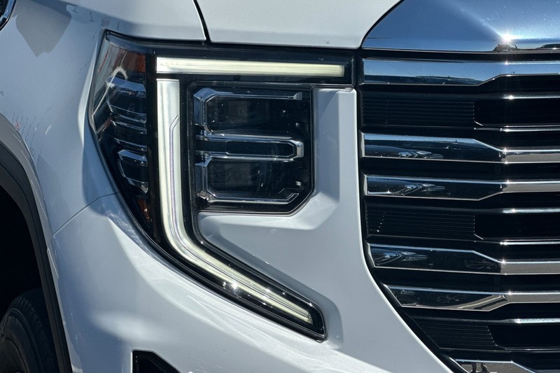 GMC Sierra 1500 Vehicle Full-screen Gallery Image 45