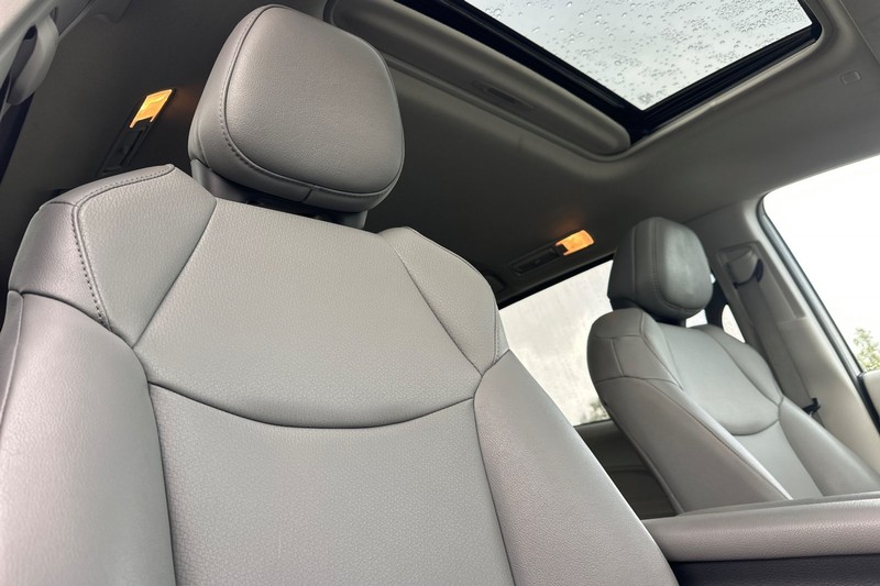 Toyota Sienna Vehicle Full-screen Gallery Image 21