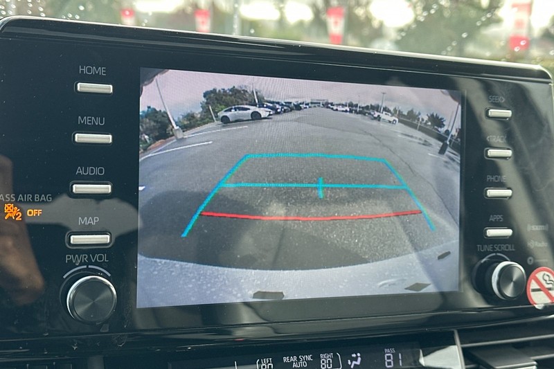 Toyota Sienna Vehicle Full-screen Gallery Image 28