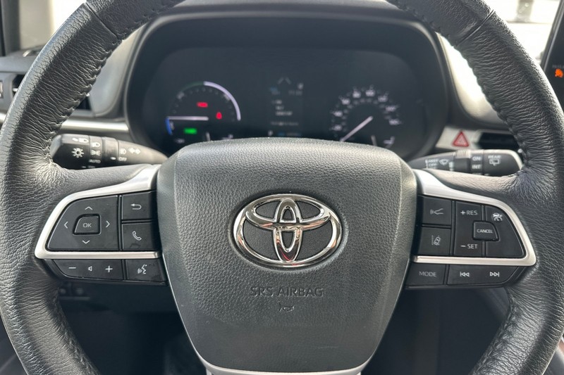 Toyota Sienna Vehicle Full-screen Gallery Image 36