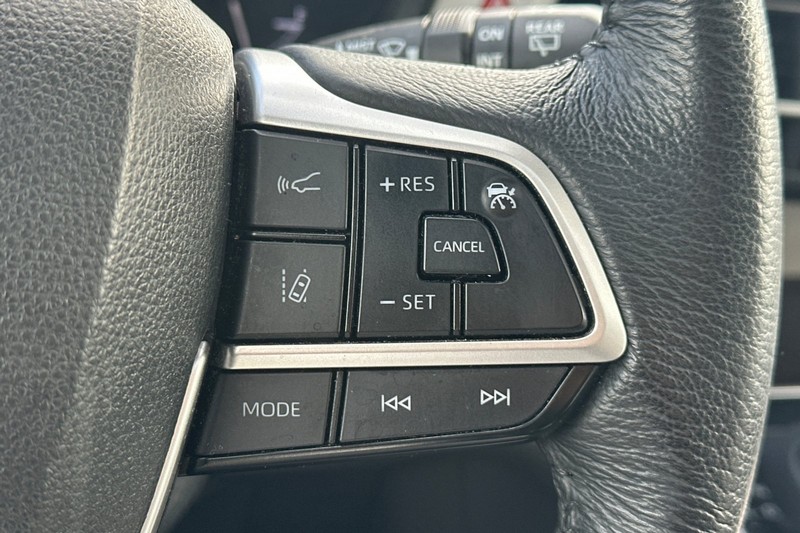 Toyota Sienna Vehicle Full-screen Gallery Image 39