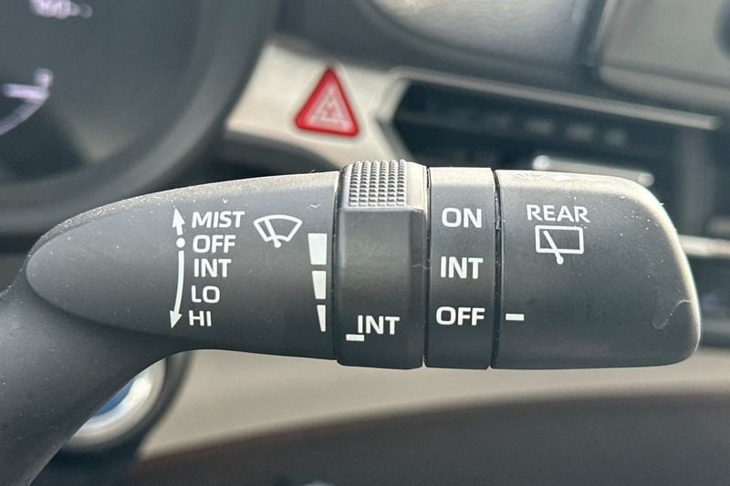 Toyota Sienna Vehicle Full-screen Gallery Image 40