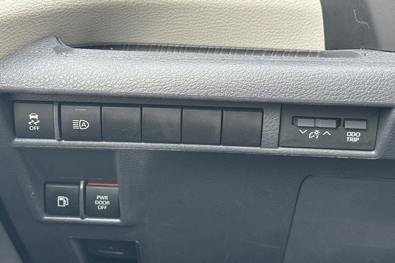 Toyota Sienna Vehicle Full-screen Gallery Image 43