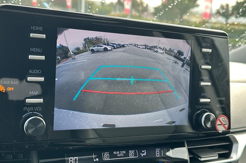 Toyota Sienna Vehicle Full-screen Gallery Image 45