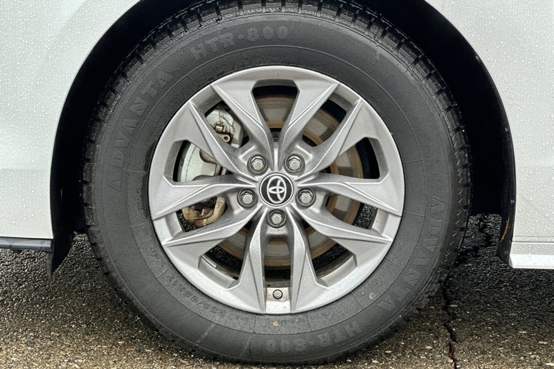 Toyota Sienna Vehicle Full-screen Gallery Image 47