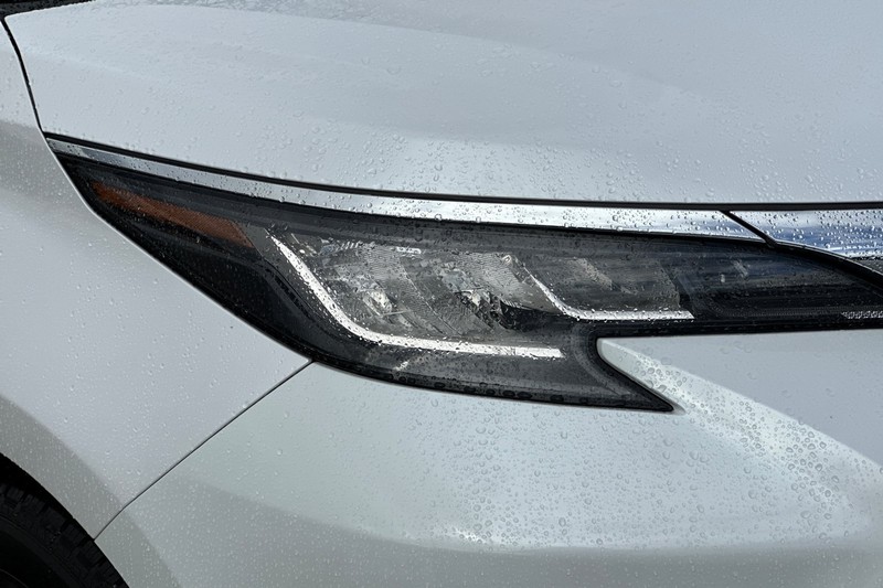 Toyota Sienna Vehicle Full-screen Gallery Image 48