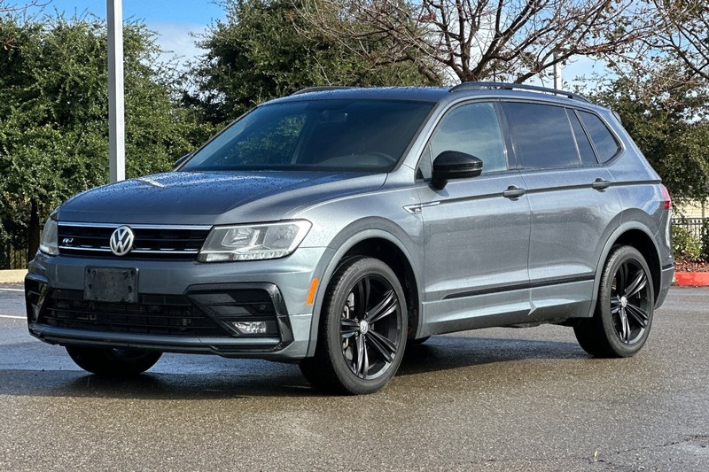 Volkswagen Tiguan Vehicle Full-screen Gallery Image 08