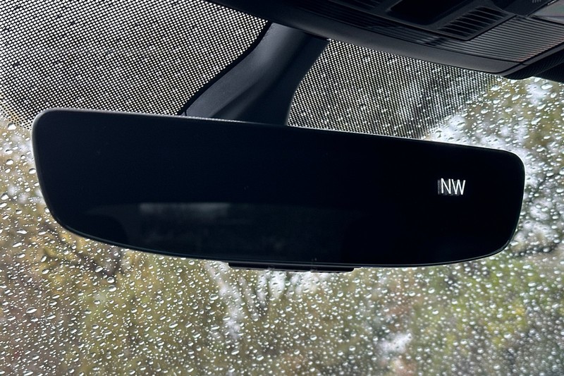 Volkswagen Tiguan Vehicle Full-screen Gallery Image 24