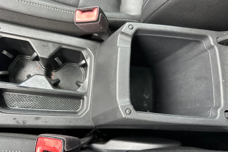 Volkswagen Tiguan Vehicle Full-screen Gallery Image 31