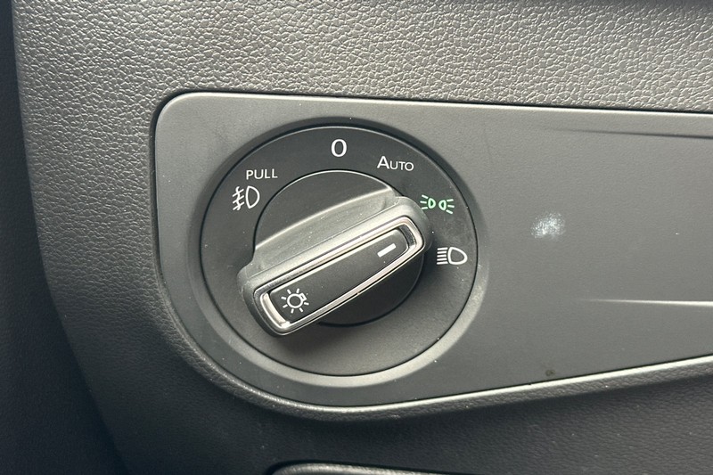 Volkswagen Tiguan Vehicle Full-screen Gallery Image 41