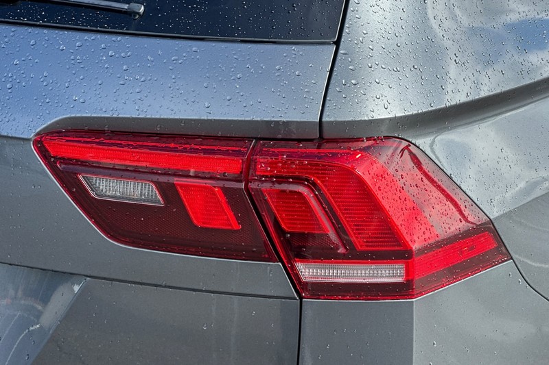 Volkswagen Tiguan Vehicle Full-screen Gallery Image 50