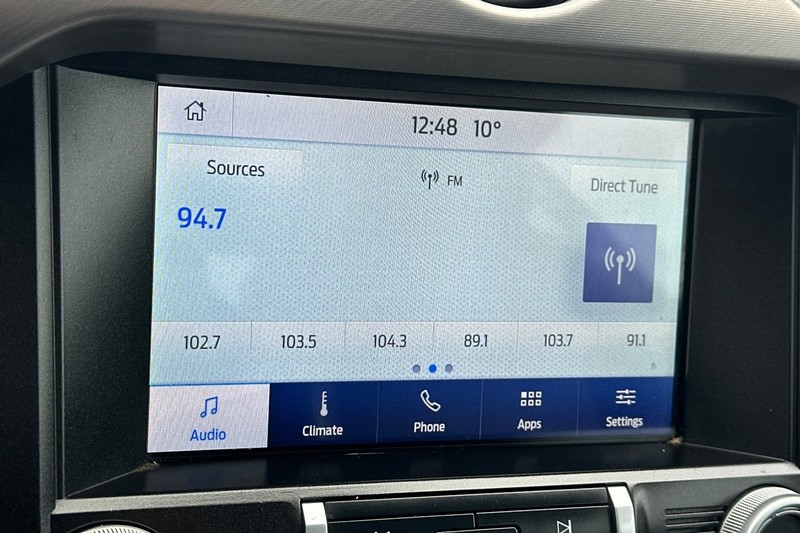 Ford Mustang Vehicle Full-screen Gallery Image 26