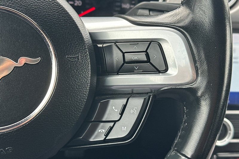 Ford Mustang Vehicle Full-screen Gallery Image 38