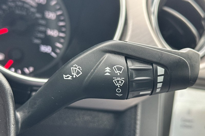 Ford Mustang Vehicle Full-screen Gallery Image 39