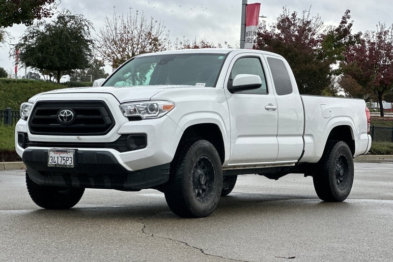 Toyota Tacoma 4WD Vehicle Full-screen Gallery Image 08