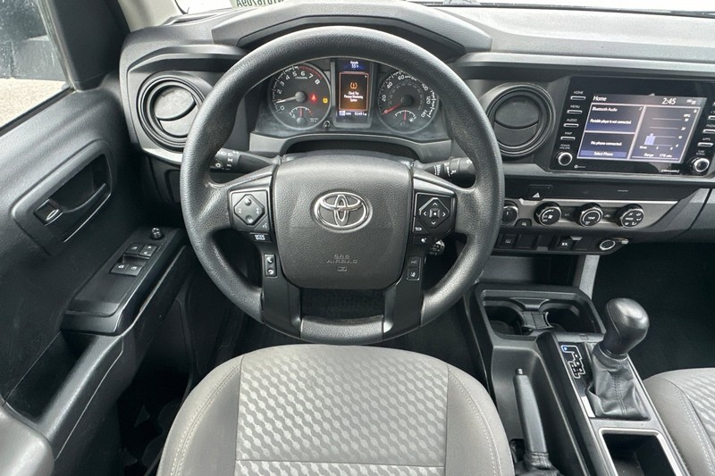 Toyota Tacoma 4WD Vehicle Full-screen Gallery Image 15