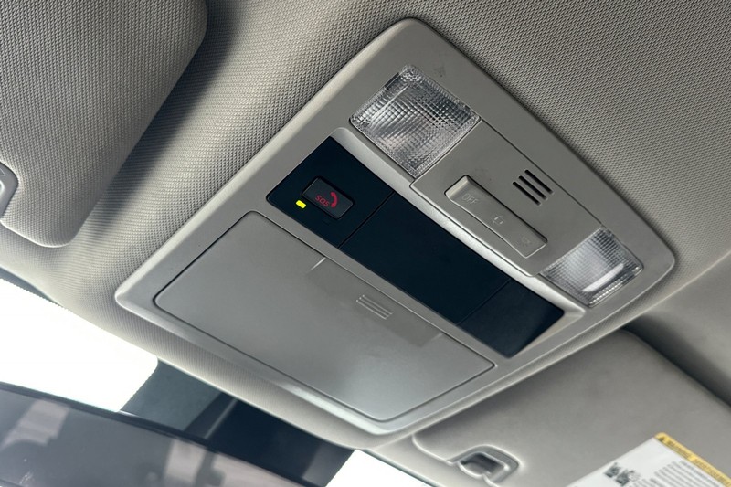 Toyota Tacoma 4WD Vehicle Full-screen Gallery Image 21