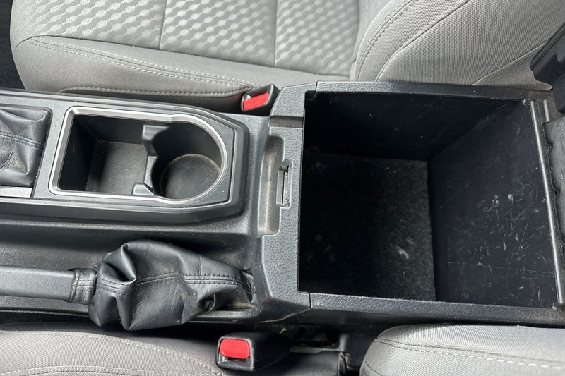 Toyota Tacoma 4WD Vehicle Full-screen Gallery Image 29