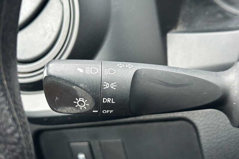 Toyota Tacoma 4WD Vehicle Full-screen Gallery Image 33