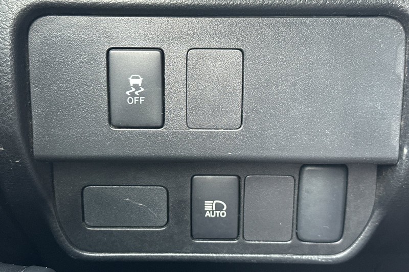 Toyota Tacoma 4WD Vehicle Full-screen Gallery Image 38