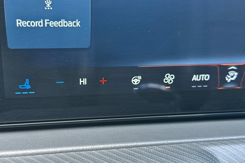 Ford Mustang Vehicle Full-screen Gallery Image 28