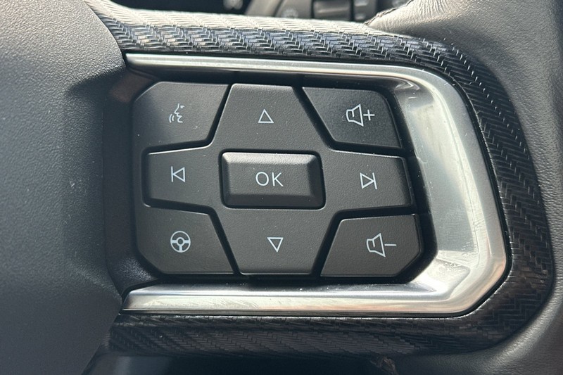 Ford Mustang Vehicle Full-screen Gallery Image 37