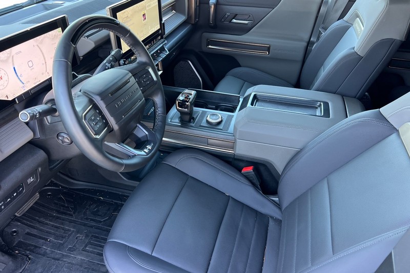 GMC HUMMER EV SUV Vehicle Full-screen Gallery Image 10