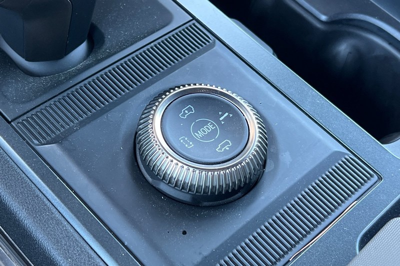 GMC HUMMER EV SUV Vehicle Full-screen Gallery Image 31