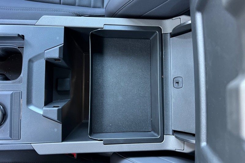 GMC HUMMER EV SUV Vehicle Full-screen Gallery Image 32