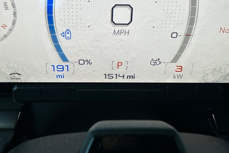 GMC HUMMER EV SUV Vehicle Full-screen Gallery Image 41