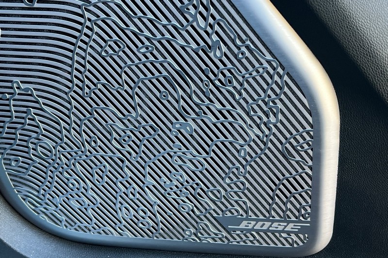 GMC HUMMER EV SUV Vehicle Full-screen Gallery Image 44