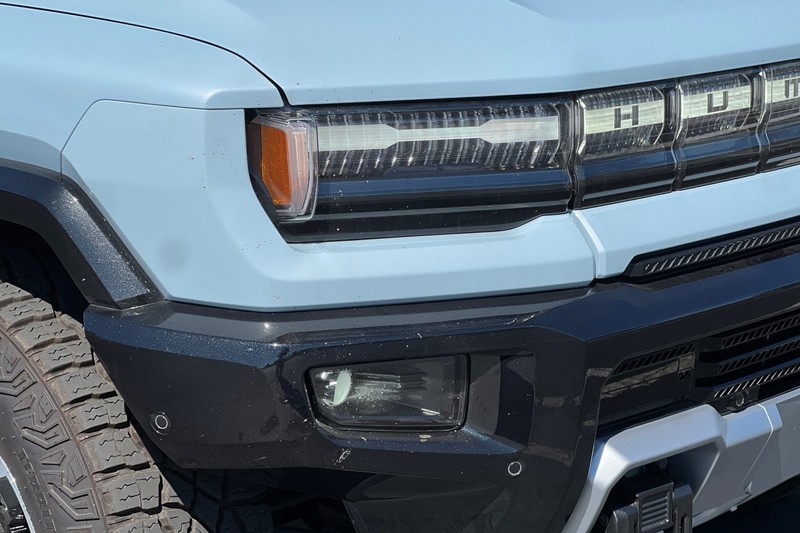 GMC HUMMER EV SUV Vehicle Full-screen Gallery Image 47