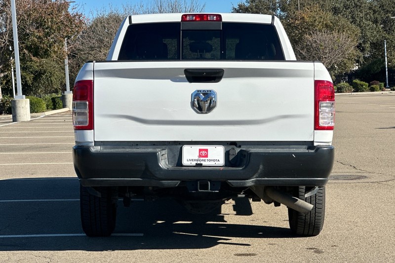 Ram 2500 Vehicle Full-screen Gallery Image 05