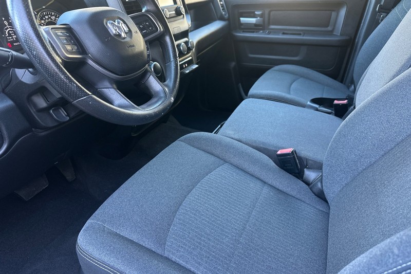 Ram 2500 Vehicle Full-screen Gallery Image 10