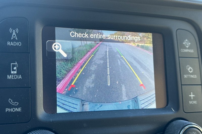 Ram 2500 Vehicle Full-screen Gallery Image 26