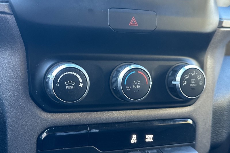 Ram 2500 Vehicle Full-screen Gallery Image 27