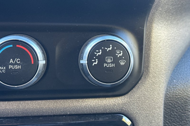 Ram 2500 Vehicle Full-screen Gallery Image 29